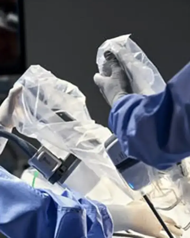 doctors working in surgery