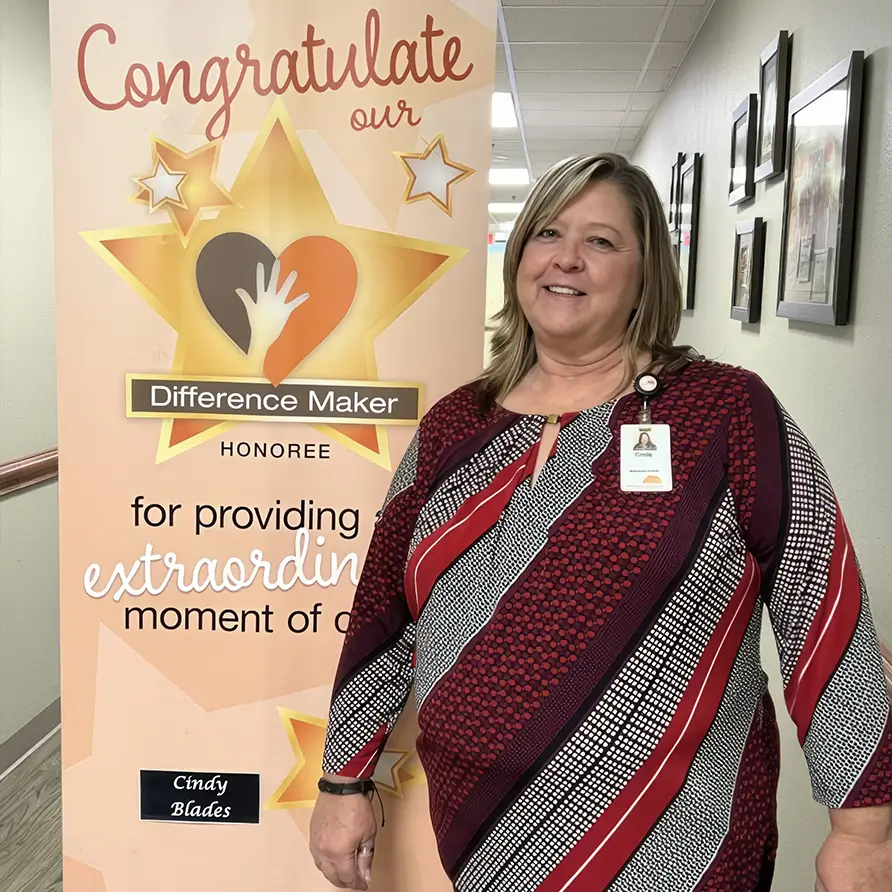 barb-simmons-with-sunshine-award