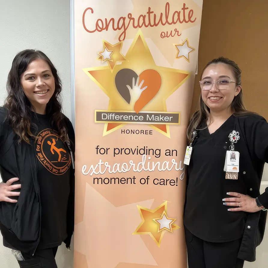 abbey-fleischer-and-anjelica-gonzalez-with-sunshine-award